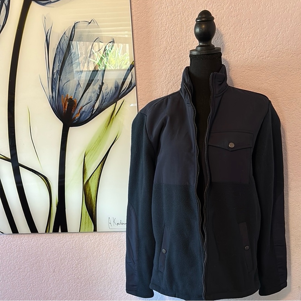 Vuori men’s blue jacket size medium